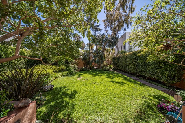 Beautifully landscaped private yard