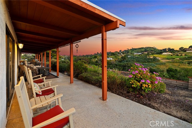 Detail Gallery Image 4 of 75 For 4613 Sleeping Indian Rd, Fallbrook,  CA 92028 - 4 Beds | 2/1 Baths