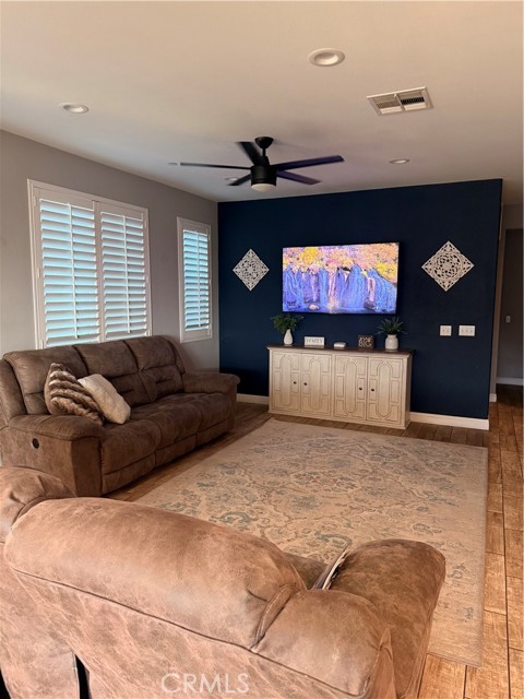 Detail Gallery Image 13 of 27 For 24109 Darmera, Lake Elsinore,  CA 92532 - 4 Beds | 2/1 Baths