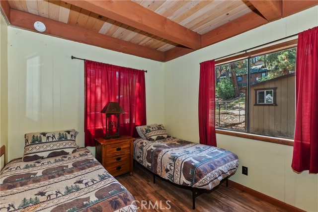 320 W Aeroplane Boulevard, Big Bear City CA: https://media.crmls.org/medias/064a7c83-7a16-4f92-903b-06a4a88ec76b.jpg