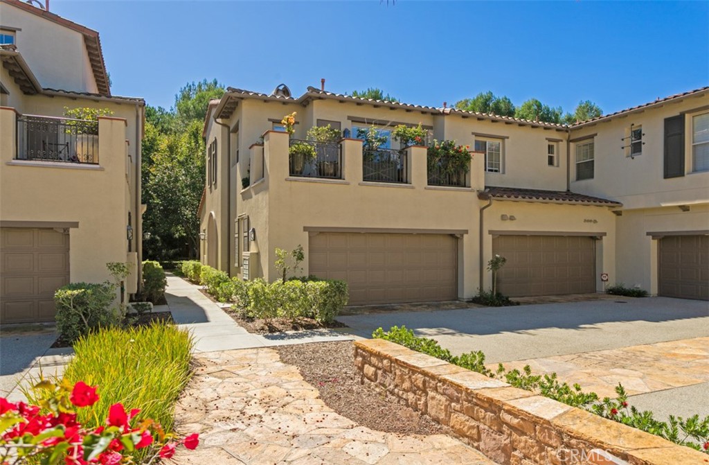 MLS #OC25243202 image #28