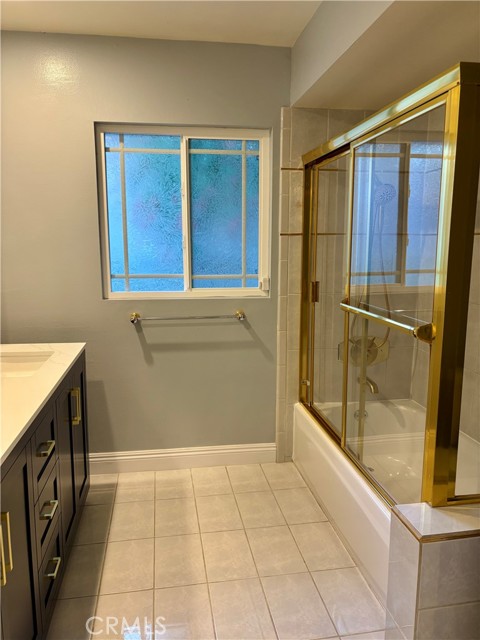 Detail Gallery Image 11 of 17 For 4635 Nomad, Woodland Hills,  CA 91364 - 4 Beds | 3 Baths