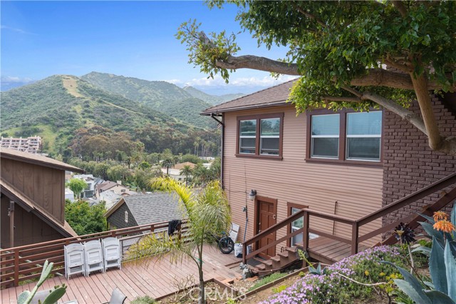 Detail Gallery Image 14 of 44 For 358 Metropole Ave, Avalon,  CA 90704 - 5 Beds | 4 Baths