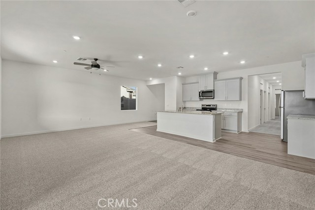803 Longhorn Drive, San Jacinto CA: https://media.crmls.org/medias/064b47ec-a5af-4a7a-bede-7afa97af7b35.jpg