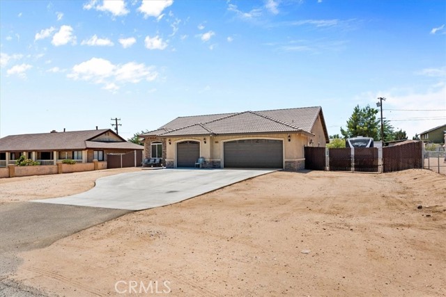 Detail Gallery Image 2 of 39 For 15345 Farmington St, Hesperia,  CA 92345 - 4 Beds | 3 Baths