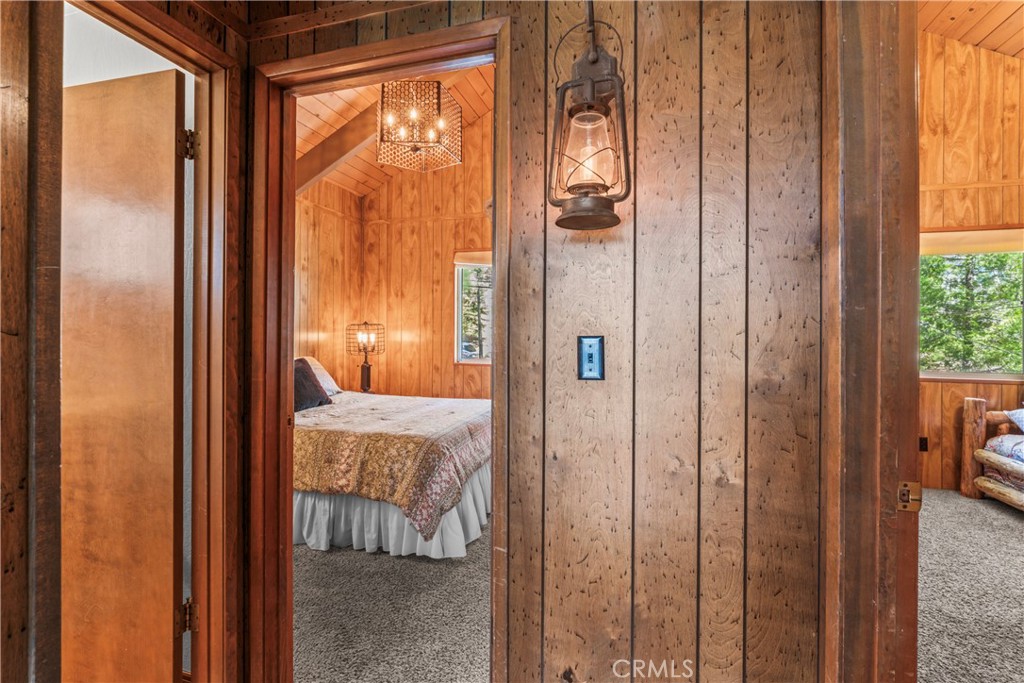 https://media.crmls.org/medias/064c38db-a4f0-4232-a6e0-a852bc6a06dc.jpg?preset=X-Large
