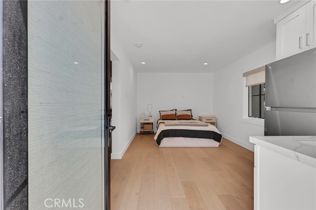 23241 Aetna Street, Woodland Hills CA: https://media.crmls.org/medias/064c6ef0-ddab-4d76-8c2b-139cad32536e.jpg