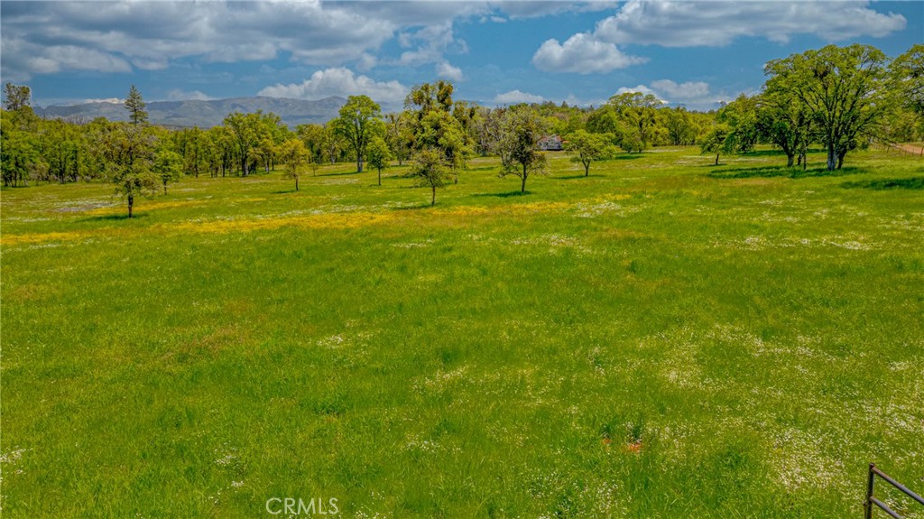 https://media.crmls.org/medias/064ca327-2545-48e8-a100-a4e962845379.jpg?preset=X-Large