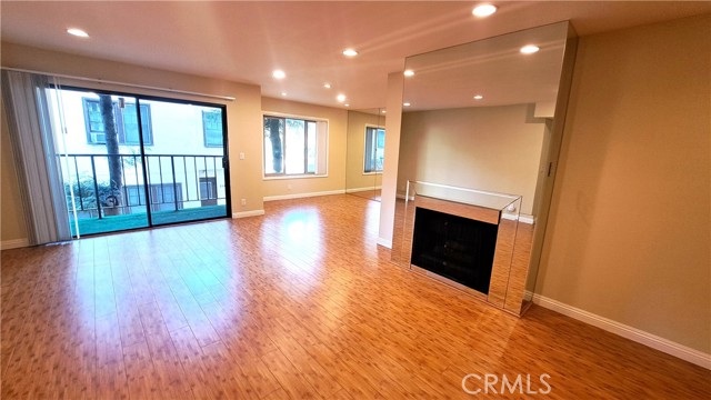 Detail Gallery Image 16 of 32 For 316 N Maryland Ave #109,  Glendale,  CA 91206 - 2 Beds | 2 Baths