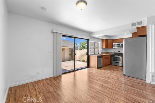 Detail Gallery Image 9 of 31 For 5 Locust, Irvine,  CA 92604 - 3 Beds | 2/1 Baths