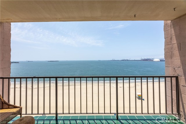 1750 E Ocean Boulevard, Long Beach CA: https://media.crmls.org/medias/064f5911-20ea-44fb-9896-c9e7aa242fe2.jpg