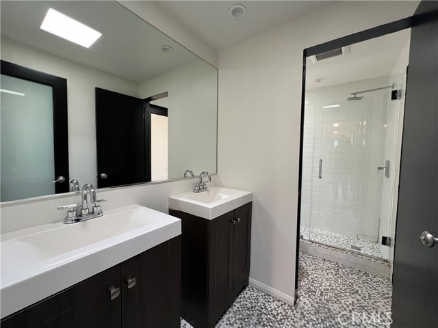 Detail Gallery Image 18 of 21 For 622 Westmount Dr #D,  West Hollywood,  CA 90069 - 2 Beds | 1 Baths