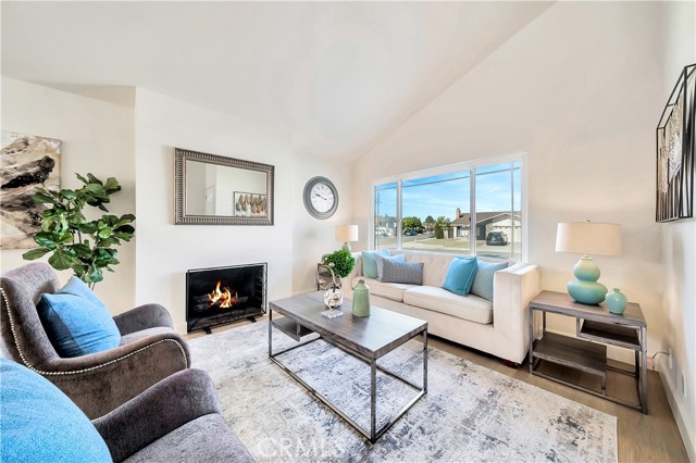 Detail Gallery Image 7 of 35 For 3482 Almond St, Irvine,  CA 92606 - 4 Beds | 2 Baths