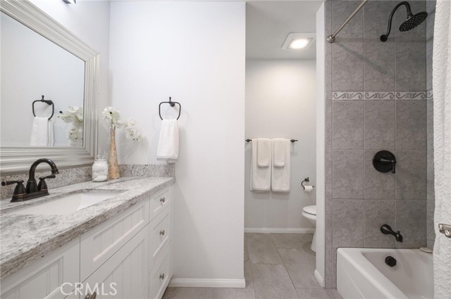 Detail Gallery Image 10 of 34 For 1720 Ardmore Avenue #224,  Hermosa Beach,  CA 90254 - 2 Beds | 2 Baths