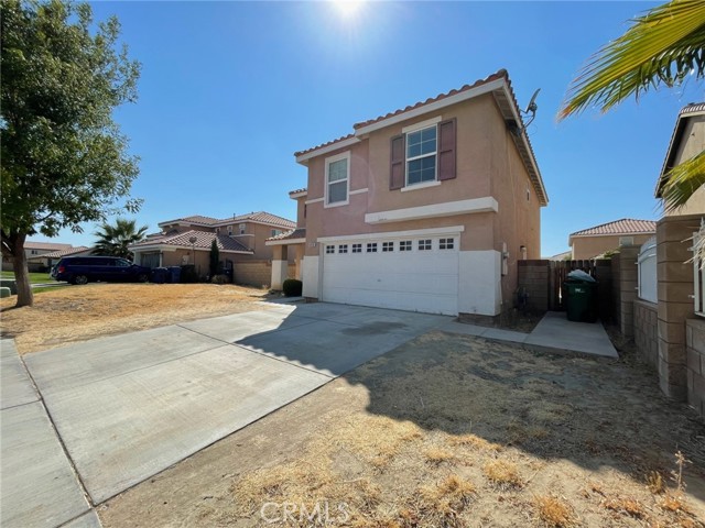 Detail Gallery Image 4 of 45 For 45135 Parkview Ln, Lancaster,  CA 93535 - 4 Beds | 3 Baths