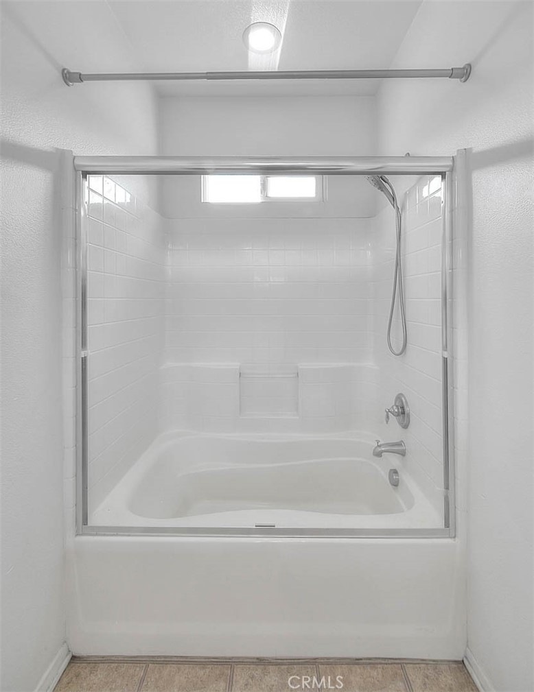 https://media.crmls.org/medias/06550eda-dfeb-4856-bb54-c491d2e61b1c.jpg?preset=X-Large