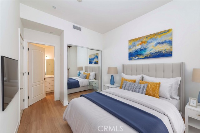 Detail Gallery Image 4 of 16 For 309 S Mariposa Ave #301,  Los Angeles,  CA 90020 - 2 Beds | 2/1 Baths