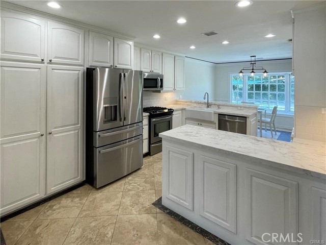 Detail Gallery Image 15 of 35 For 20329 Haynes St, Winnetka,  CA 91306 - 4 Beds | 2 Baths