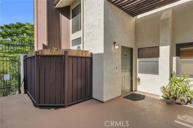 Detail Gallery Image 2 of 25 For 6323 Reseda Bld #14,  Tarzana,  CA 91335 - 2 Beds | 3 Baths