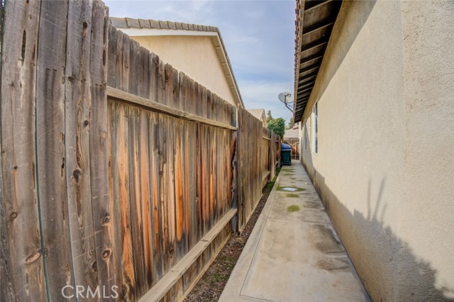 Detail Gallery Image 15 of 50 For 9503 Stonewall Ln, Bakersfield,  CA 93312 - 4 Beds | 2/1 Baths