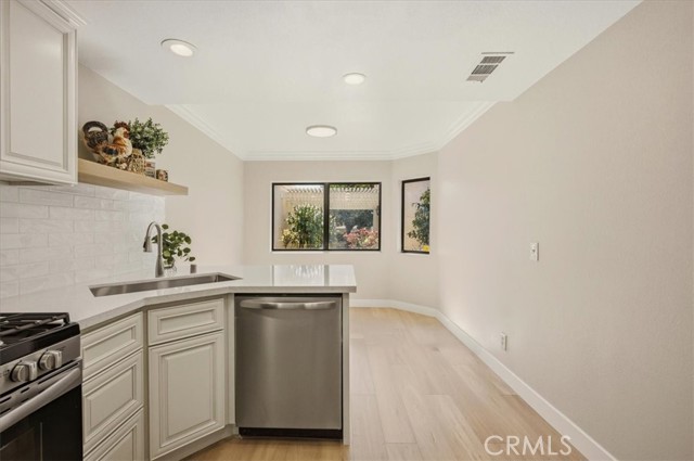 Detail Gallery Image 11 of 43 For 1015 Pebble Beach, Upland,  CA 91784 - 2 Beds | 2 Baths