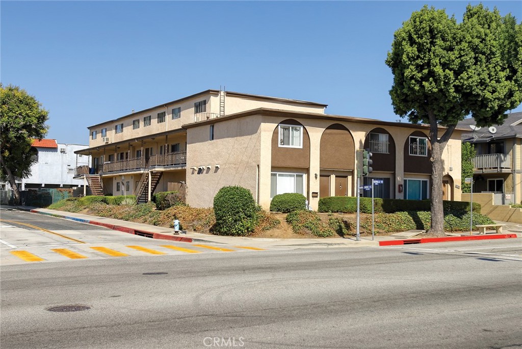 Apartment at 10733 Orange Grove Avenue