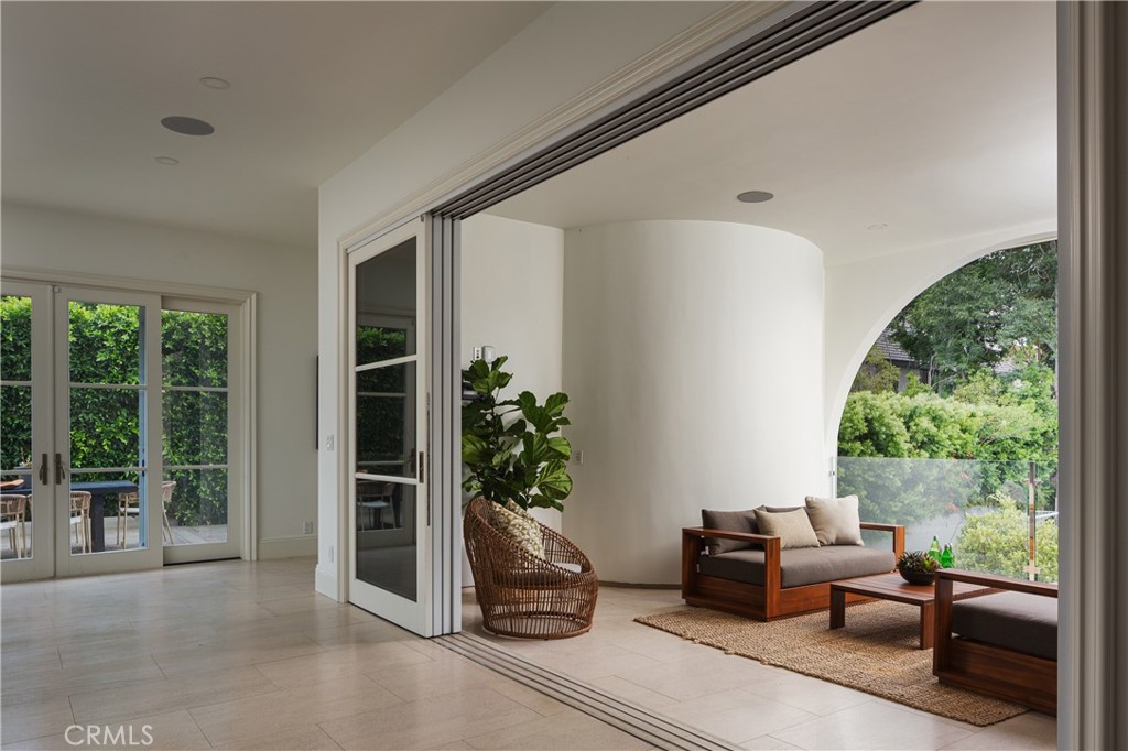 MLS #OC25163593 img 8