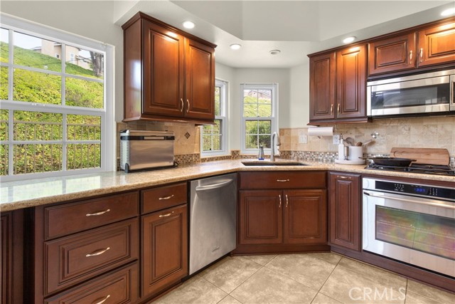 6118 E Garnet Circle, Anaheim CA: https://media.crmls.org/medias/0657985b-a06b-41fb-a490-33390fa308ba.jpg