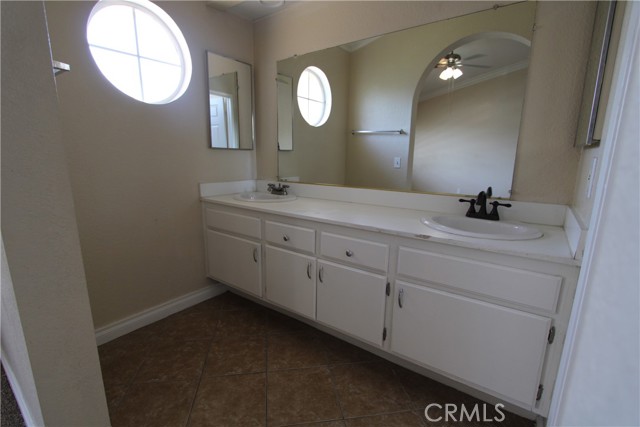 Detail Gallery Image 9 of 13 For 1701 Independence Ave, Redlands,  CA 92374 - 4 Beds | 2/1 Baths