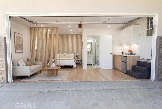 Detail Gallery Image 15 of 18 For 315 S Benwood, Anaheim,  CA 92804 - 4 Beds | 1/1 Baths