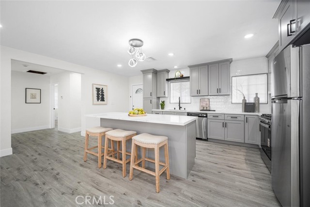 Detail Gallery Image 7 of 31 For 2612 Manhattan Beach Bld, Gardena,  CA 90249 - 3 Beds | 2 Baths