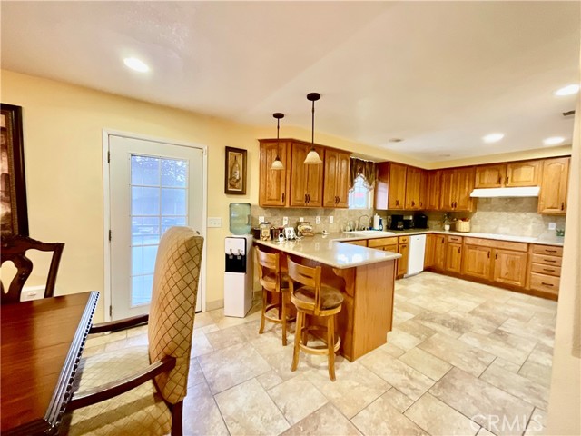 10195 Shangri La Avenue, Hesperia CA: https://media.crmls.org/medias/06591519-fb09-4d57-92f6-7ae0f442cfa8.jpg