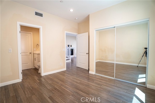 9246 Cedros Avenue, Panorama City CA: https://media.crmls.org/medias/06593716-545d-4152-b7ca-28e004f8aa95.jpg