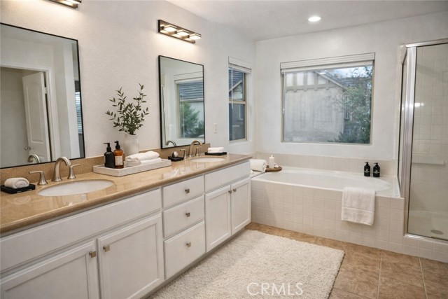 Detail Gallery Image 8 of 32 For 858 Calaveras, Corona,  CA 92878 - 4 Beds | 2/1 Baths