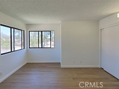 https://media.crmls.org/medias/065a998e-de99-4535-9cbd-a7b3fa272e83.jpg?preset=X-Large