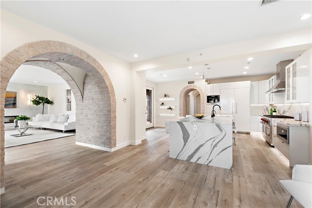 065b0709 3a48 423d 9138 63fe0ac1139c