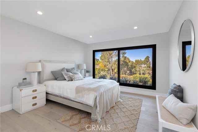 34 Deerhill Drive, Rolling Hills Estates, California 90274, 4 Bedrooms Bedrooms, ,3 BathroomsBathrooms,Residential,Sold,Deerhill,SB22242492