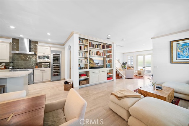 Detail Gallery Image 15 of 41 For 720 Marguerite Ave #1,  Corona Del Mar,  CA 92625 - 3 Beds | 2/1 Baths