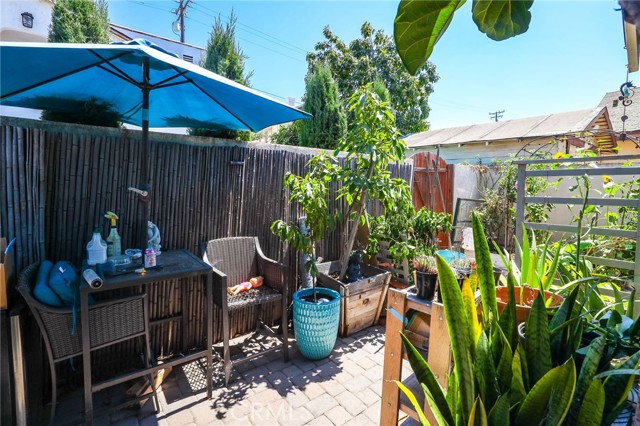 932 Coronado Avenue, Long Beach CA: https://media.crmls.org/medias/065b782d-aa8c-4597-a5ba-822857460b42.jpg