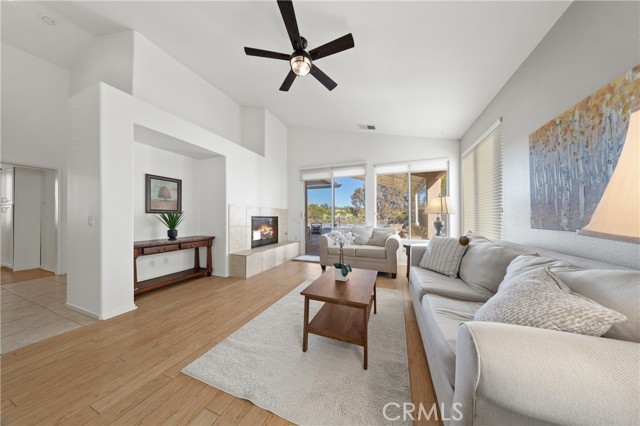 Detail Gallery Image 7 of 59 For 40146 Colony Drive, Murrieta,  CA 92562 - 3 Beds | 2/1 Baths