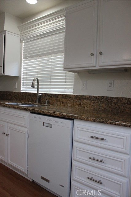 563 E City Court, Anaheim CA: https://media.crmls.org/medias/065bd886-4ab7-4348-8d3f-1c382932cb93.jpg