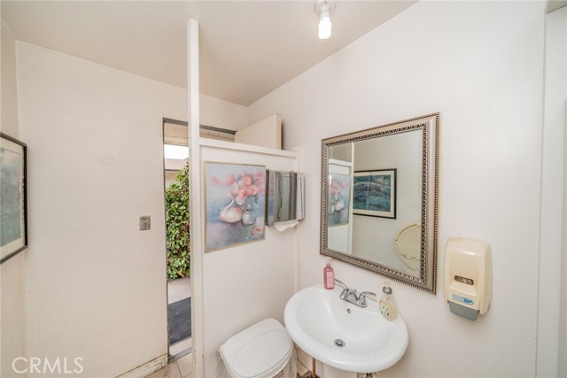 711 W C, Colton CA: https://media.crmls.org/medias/065c8daf-5ff0-42fe-b035-d68126803d9d.jpg