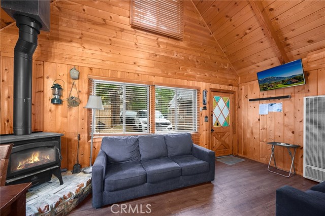 Detail Gallery Image 18 of 27 For 747 Holmes Ln, Sugarloaf,  CA 92386 - 2 Beds | 1 Baths