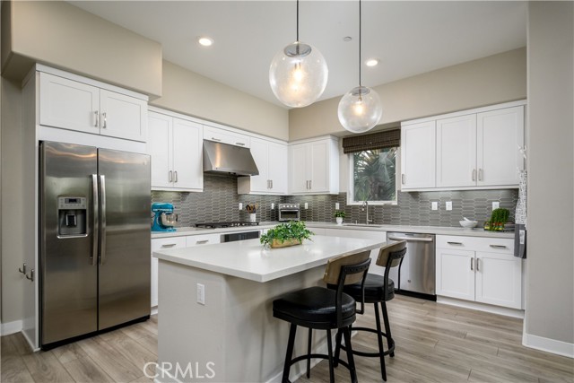 Detail Gallery Image 13 of 47 For 413 Transport, Tustin,  CA 92782 - 4 Beds | 4 Baths