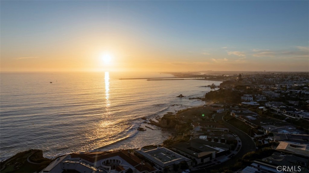 https://media.crmls.org/medias/065e714d-82d1-44fb-aa79-5923846b6637.jpg?preset=X-Large