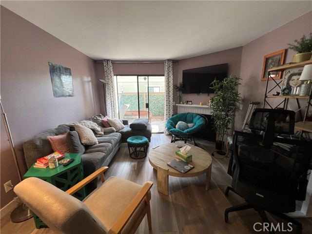 Detail Gallery Image 4 of 10 For 1111 Packers #25,  Tustin,  CA 92780 - 1 Beds | 1 Baths