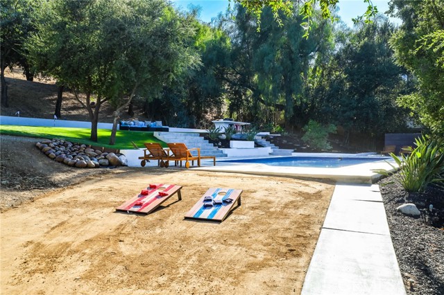 9425 Gierson Avenue, Chatsworth CA: https://media.crmls.org/medias/065fdfbf-43ce-48da-b95e-bf92504f56d0.jpg