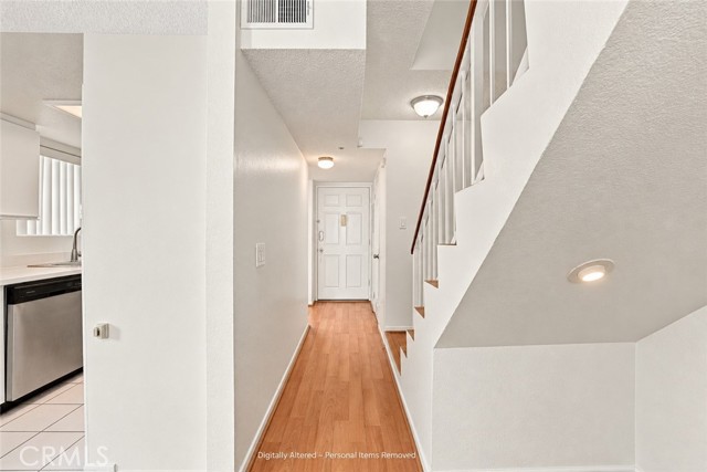 147 West Acacia, 160 photo 6