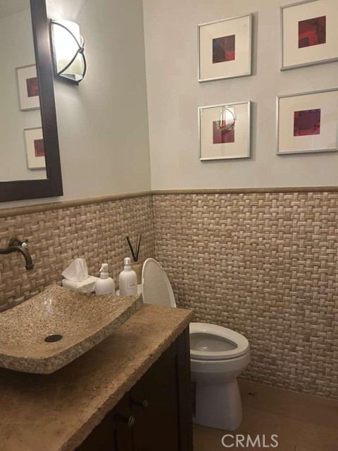 Detail Gallery Image 7 of 22 For 5012 Seagrove, San Diego,  CA 92130 - 4 Beds | 3/1 Baths