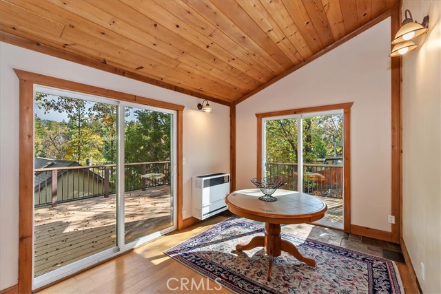 Detail Gallery Image 5 of 42 For 32765 Cougar, Arrowbear,  CA 92382 - 3 Beds | 1 Baths